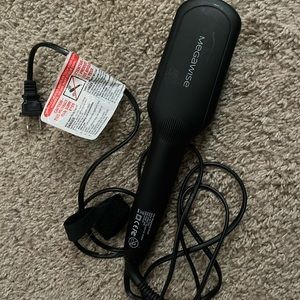 Hair straightening brush